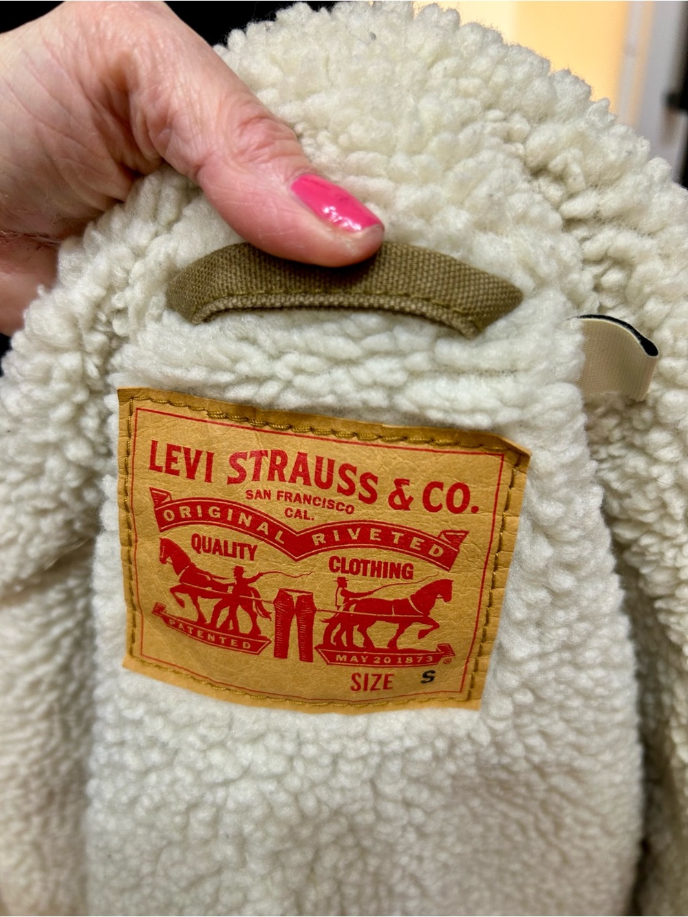 Levi's Type lll Canvas Men's Olive Sherpa-Lined Trucker Jacket - Picture 4 of 7
